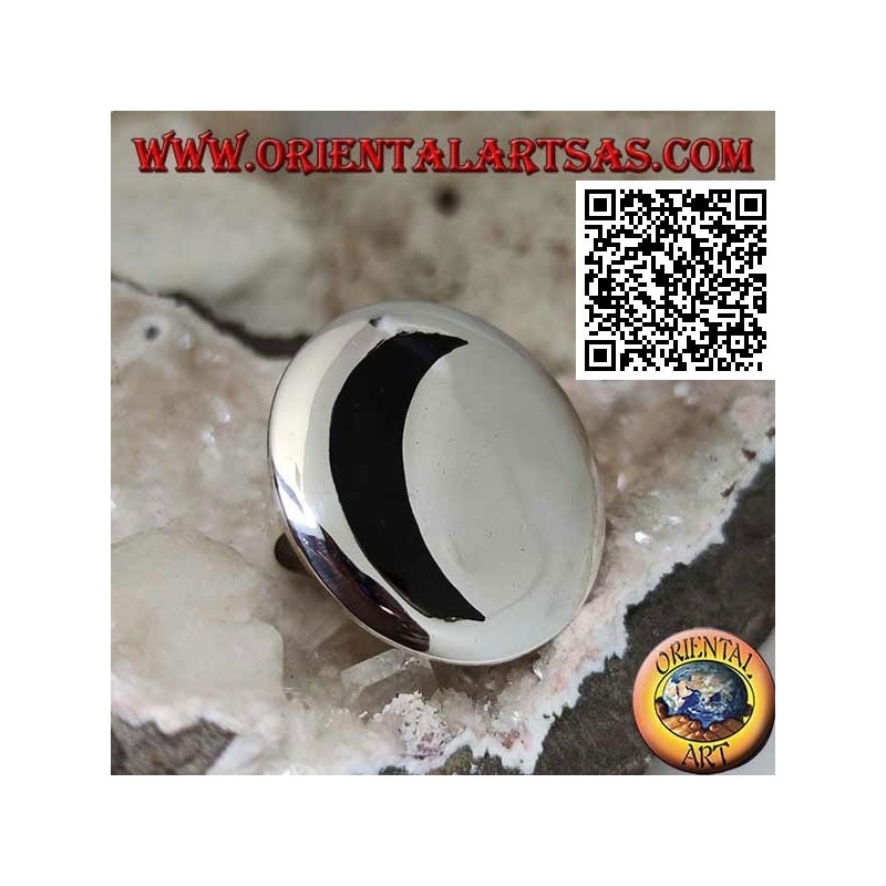 Bague en argent avec lune onyx creuse sur grande plaque ronde lisse