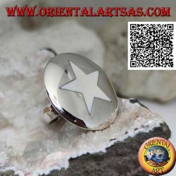 Silver ring with mother of pearl star on large smooth round plate