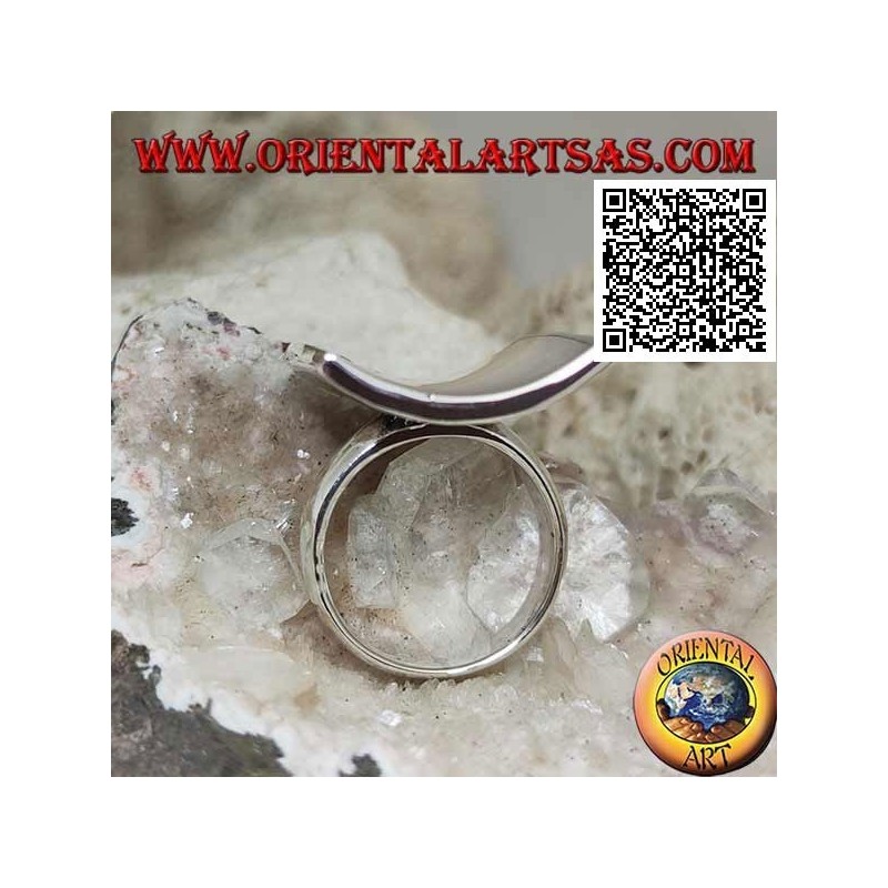 Anello in argento quadrato concavo con madreperla incastonata a filo bordo