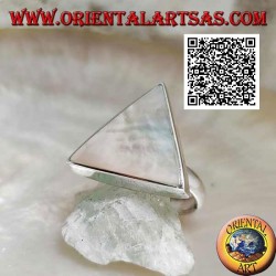 Silver ring with large triangular mother-of-pearl set in smooth edge
