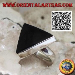 Silberring mit großem dreieckigem Onyx in glatter Kante