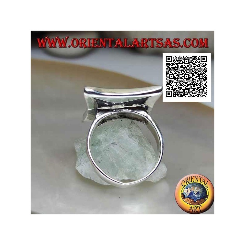 Anillo de plata con ónix rectangular cóncavo estrecho en los lados con borde liso