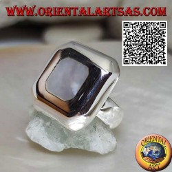 Silver ring with rounded square mother of pearl on thick square smooth plate