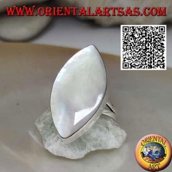 Silver ring with pointed elliptical mother-of-pearl with smooth edge