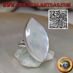 Silver ring with pointed elliptical mother-of-pearl with smooth edge