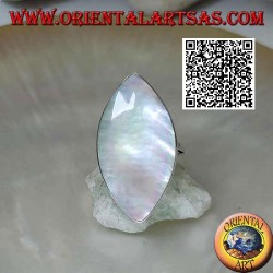 Silver ring with pointed elliptical mother-of-pearl with smooth edge