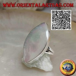 Silver ring with pointed elliptical mother-of-pearl with smooth edge