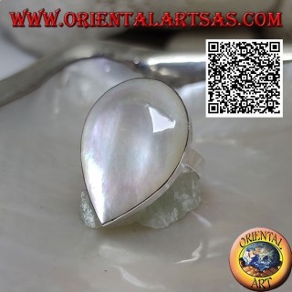 Anello in argento con madreperla a goccia incastonata a filo bordo liscio (regolabile)