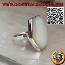 Silver ring with hexagonal mother-of-pearl set with smooth edge (adjustable)