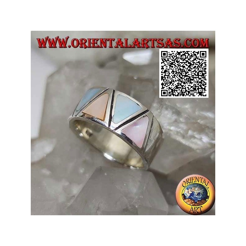 Anillo de plata banda lisa con nácar multicolor triangular engastado al ras