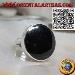 Silver ring with large round onyx set with smooth edge