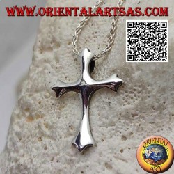 Colgante de plata en forma de cruz lisa de tres puntas con gancho en la espalda