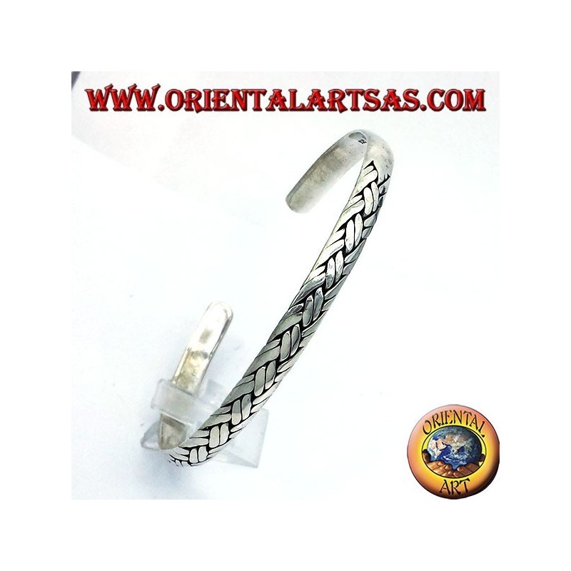 bangle avec de l'argent à la main tressée