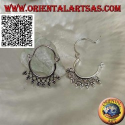 Silberner Ohrring, Kreis mit Kreisen und drei Kugeln und 14 mm Bogenverschluss