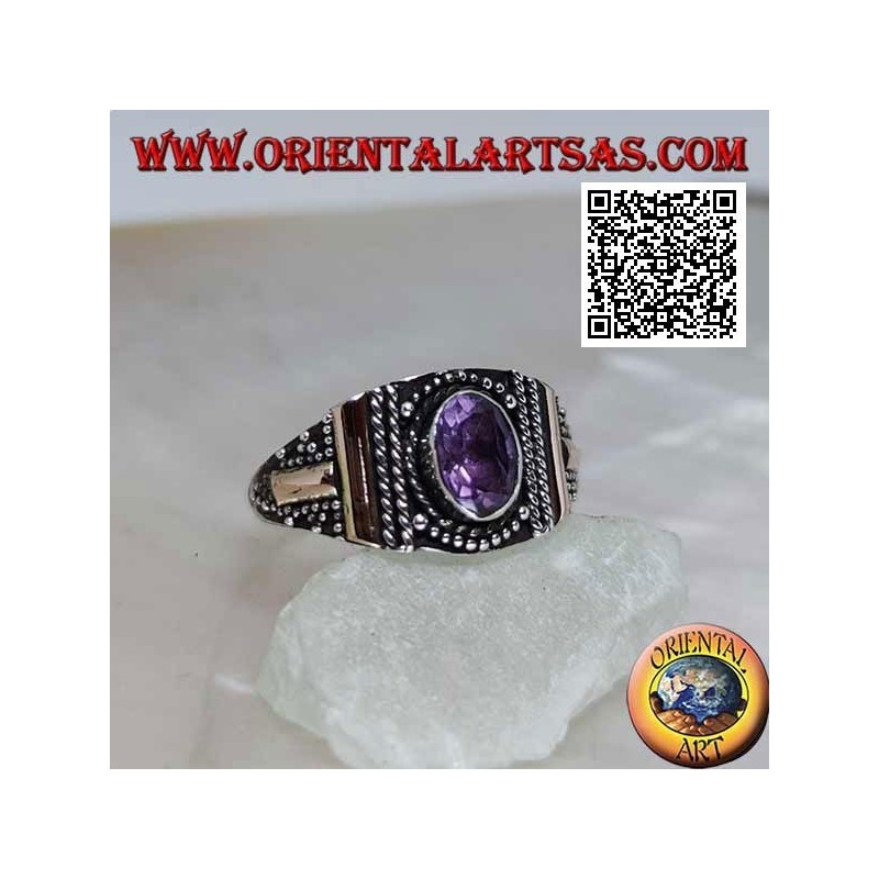 Silberring mit ovalem Amethyst, verziert mit Kugeln und 14 Karat Goldplatten