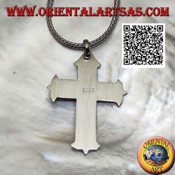 Colgante de plata de cruz latina con espirales en forma de S en bajorrelieve y puntas de bola
