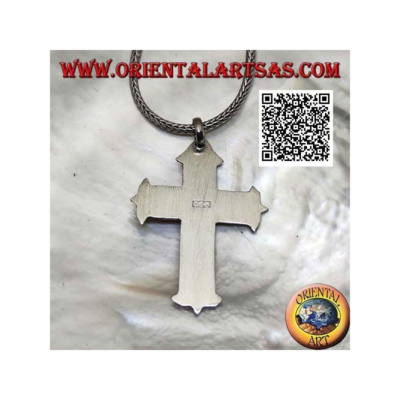 Colgante de plata de cruz latina con espirales en forma de S en bajorrelieve y puntas de bola