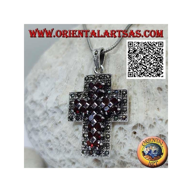 Ciondolo in argento croce cristiana a braccia larghe con due file di granati tondi naturali contornati da marcassite