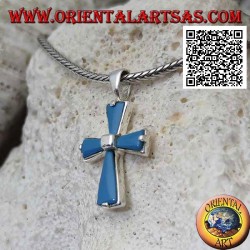 Silberkreuzanhänger mit türkisfarbenen Armen und zentralem Quadrat in Silber