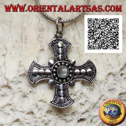 Colgante de plata, cruz de Canterbury con piedra de luna redonda central y decoración de disco