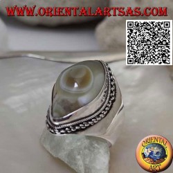 Silberner Ring mit beigem Shiva-Achat mit Shuttle und Kettenkante bei glatter Einstellung