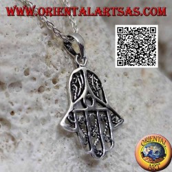 Pendentif main de Fatima en argent avec fines décorations internes perforées
