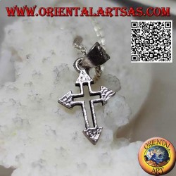Pendentif croix latine en argent sterling avec extrémités en pointe de flèche