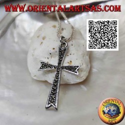 Pendentif croix latine à huit branches en argent serti de marcassite