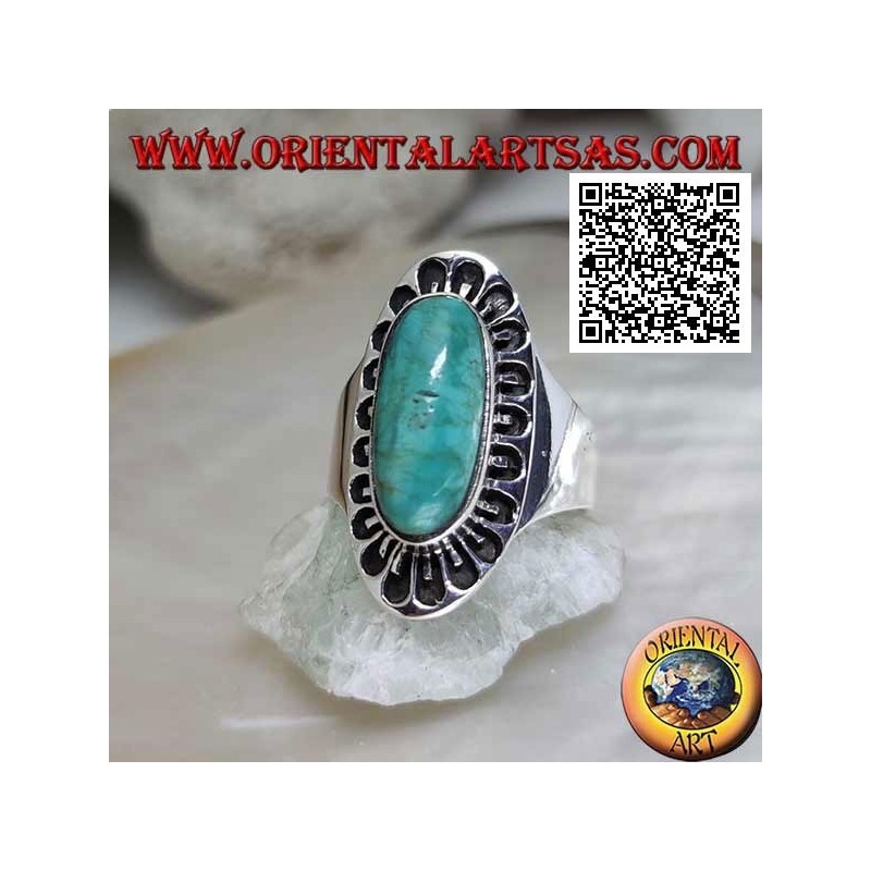 Anello in argento con turchese tibetano antico ovale allungato contornato da decorazione incisa