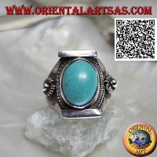 Anello in argento con turchese tibetano antico ovale su montatura nepalese con pallina e dischetti sui lati