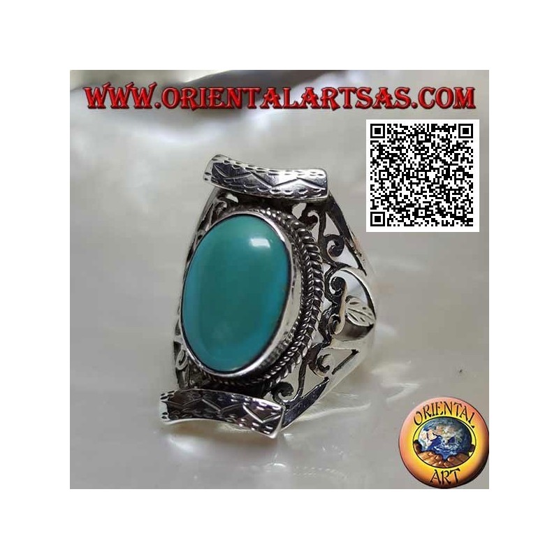 Anillo de plata con turquesa tibetana ovalada antigua en engaste nepalí con calado en los lados