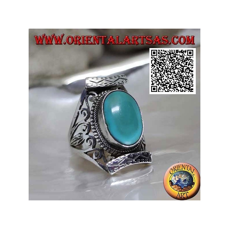 Bague en argent avec turquoise tibétaine ovale antique en serti népalais avec ajouré sur les côtés