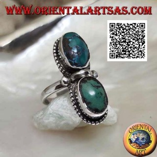 Anello in argento con turchese tibetano antico ovale speculare contornato da puntini