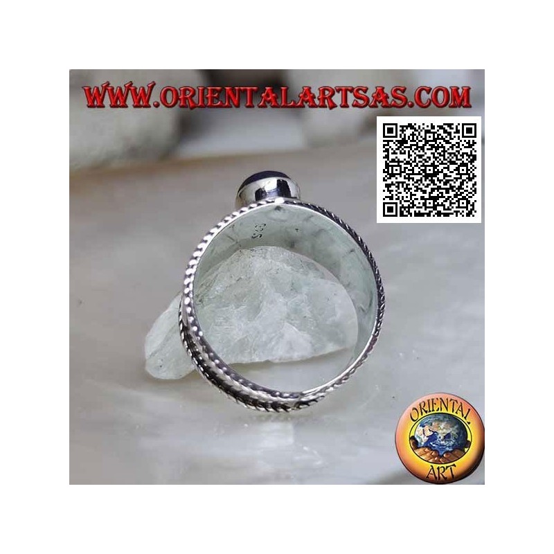 Anello in argento a fascia con lapislazzulo ovale a cabochon e decori etnici