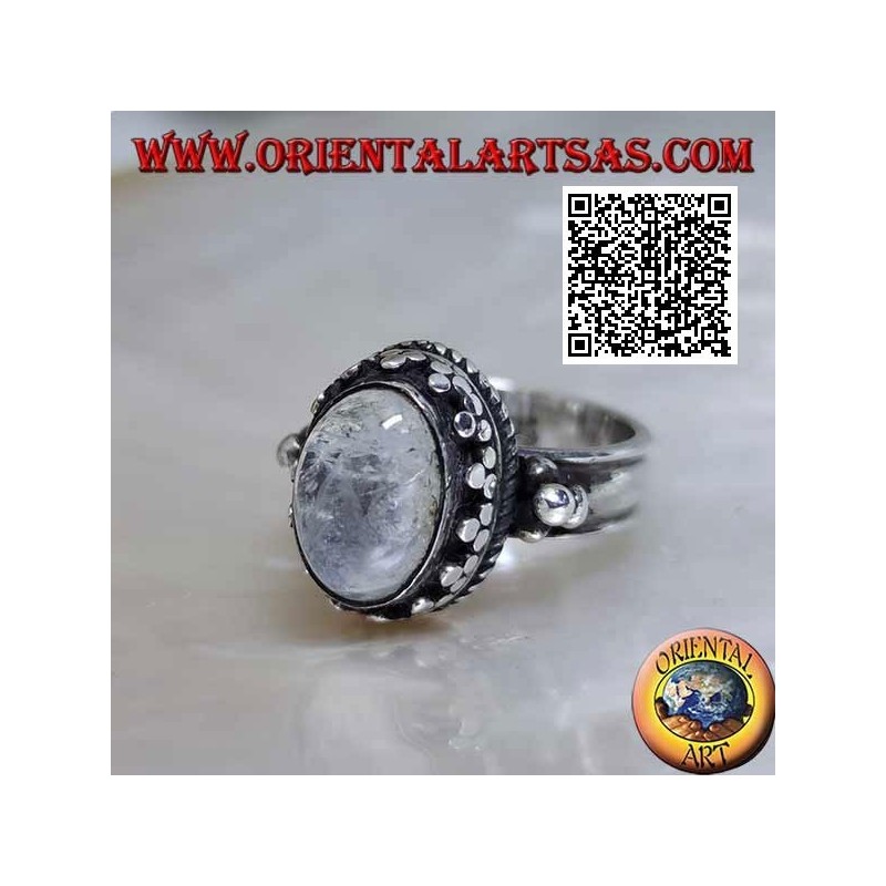 Bague en argent avec pierre de lune arc-en-ciel ovale avec bord tris et boules et entrelacement
