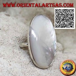 Silver ring with oval mother-of-pearl set in smooth edge