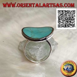 Anillo de plata cóncavo redondo liso con turquesa redonda central