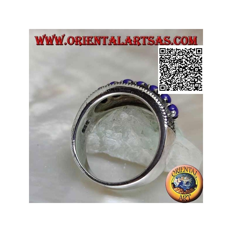 Anello in argento con fila di palline di lapislazzulo incastonate contornate da marcassite