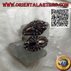 Anillo de plata de doble cabeza de dragón nepalí con granate ovalado y placa de oro de 14 quilates, hecho a mano