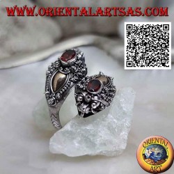 Anillo de plata de doble cabeza de dragón nepalí con granate ovalado y placa de oro de 14 quilates, hecho a mano