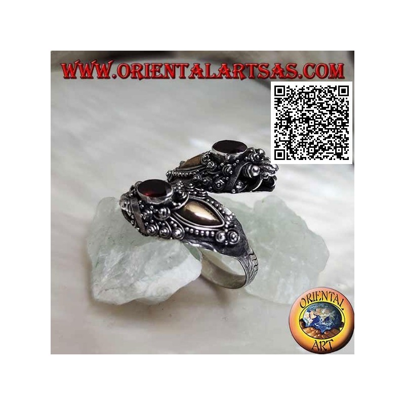 Bague en argent à double tête de dragon népalais avec grenat ovale et plaque en or 14 carats, fait main