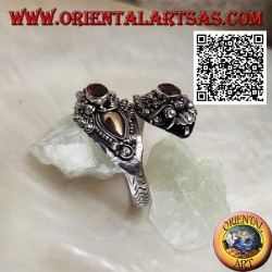 Silberring aus nepalesischem Drachen mit Doppelkopf und ovalem Granat und 14 Karat Goldplatte, handgefertigt