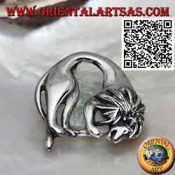 Silver brooch, lion (king of the forest) folded while feeding