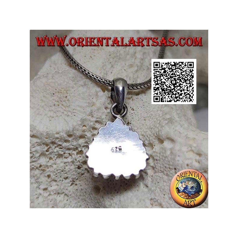 Ciondolo in argento con corallo triangolare Tibetano e ondine sul bordo