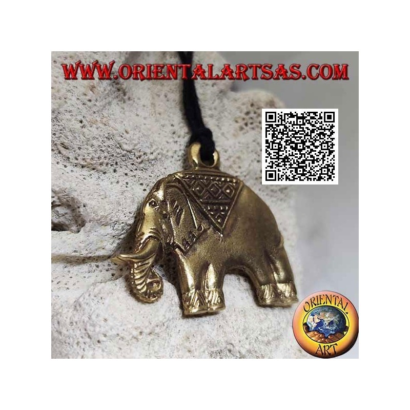 Colgante de latón con decoración típica que representa un elefante asiático