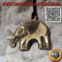 Pendentif en laiton typiquement décoré représentant un éléphant d'Asie