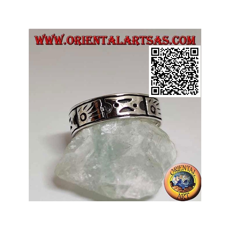 Anillo de plata con símbolos aborígenes grabados