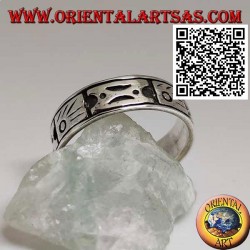 Silver ring with engraved Aboriginal symbols