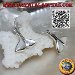 Boucles d'oreilles en argent en forme de queue de baleine avec nacre