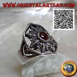Bague en argent avec cornaline sur étoile à huit branches parsemée de marcassite dans le cercle
